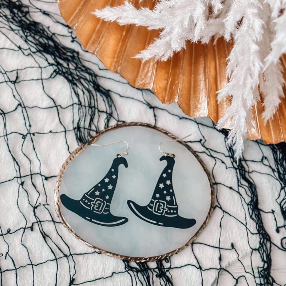 🧙🏼‍♀️ NEW Witches Welcome Earrings - Picture 3 of 3